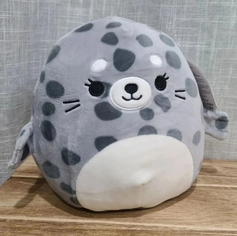 NWT 8" Squishmallow Isis the spotted seal